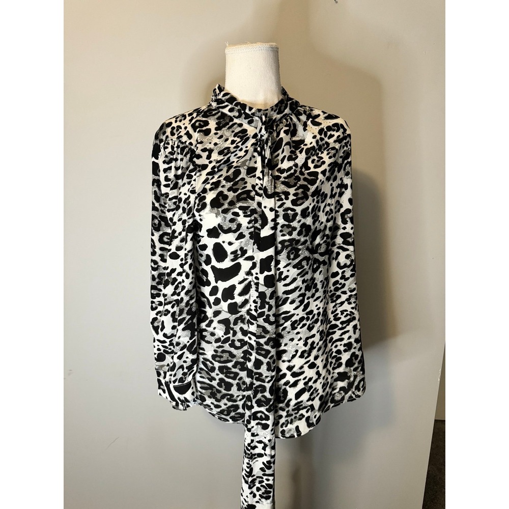 New York & Company NWT‎ Cheetah Print Blouse